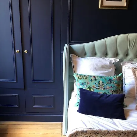 Quarto em Acomodações Particulares B - Louvre Museum *