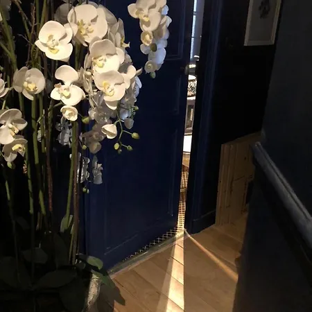 Quarto em Acomodações Particulares B - Louvre Museum *